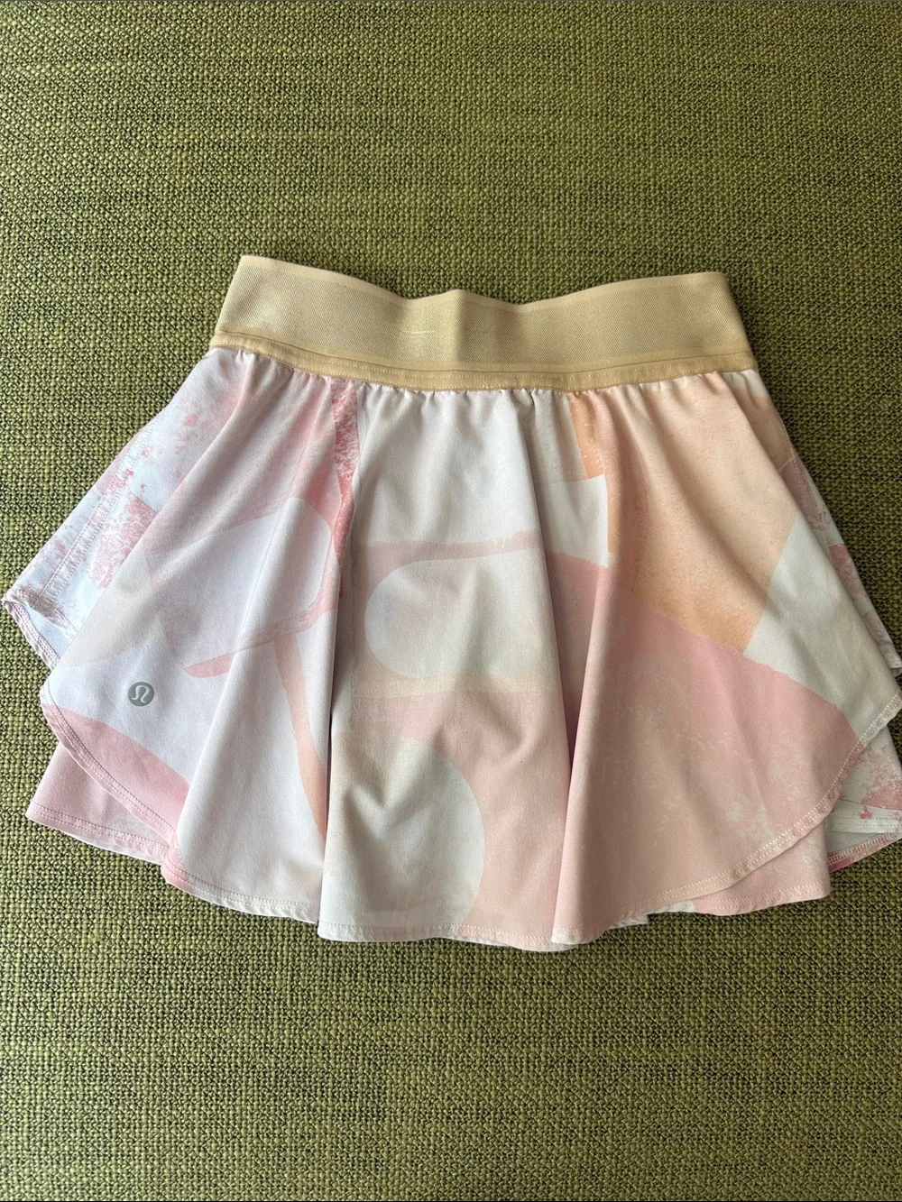 Lululemon Court Rival HR Skirt Luxtreme Size 4 Garrogeo Mult Print GGLM